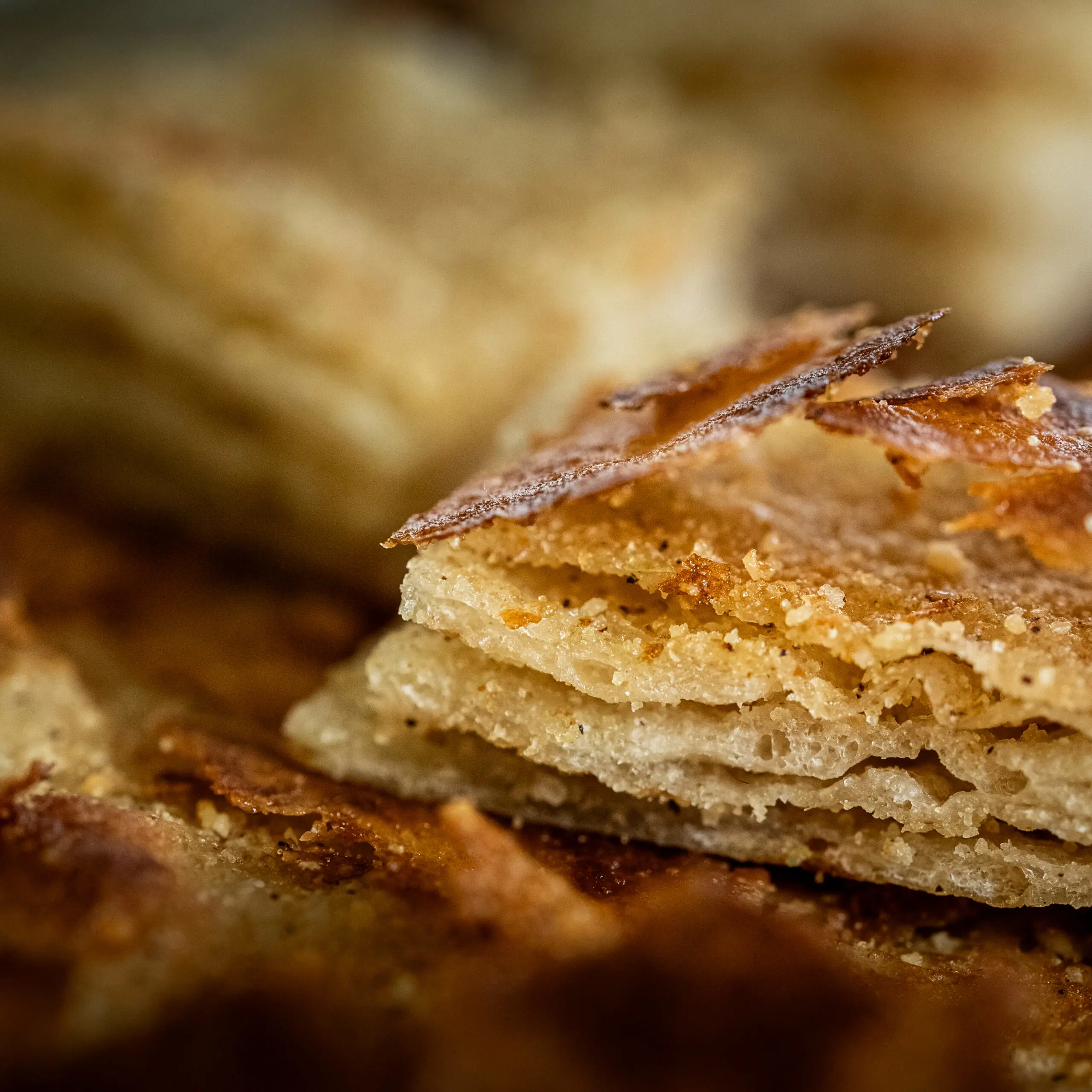 Katmer feuilleté artisanal aux graines de pavot et tahini préparé par Gülşen Traiteur Foodtruck à Bordeaux
